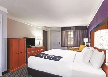 La Quinta Inn by Wyndham Midland hotel thumbnail 8