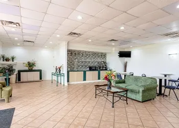 Rodeway Inn Huntsville West hotel thumbnail 2