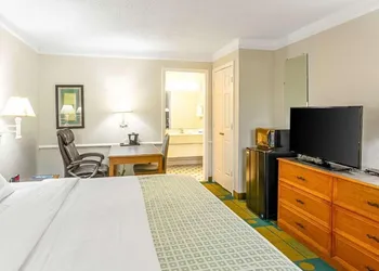 Rodeway Inn Huntsville West hotel thumbnail 7