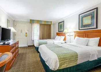Rodeway Inn Huntsville West hotel thumbnail 8
