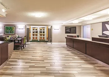 La Quinta Inn by Wyndham Odessa hotel thumbnail 3