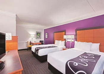 La Quinta Inn by Wyndham Odessa hotel thumbnail 8