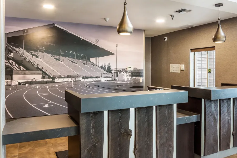 La Quinta Inn & Suites by Wyndham Eugene hotel detail image 2