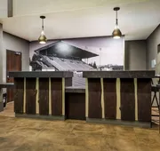 La Quinta Inn & Suites by Wyndham Eugene hotel detail image 4
