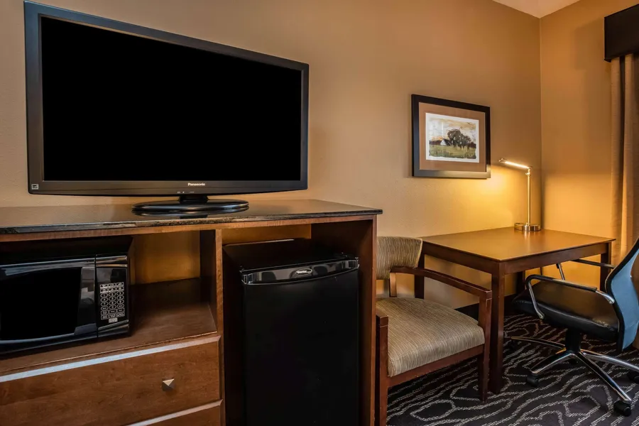 La Quinta Inn & Suites by Wyndham Eugene hotel detail image 6
