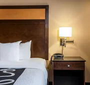La Quinta Inn & Suites by Wyndham Eugene hotel detail image 7