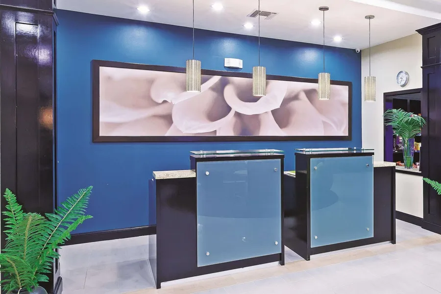 La Quinta Inn & Suites by Wyndham Marshall hotel detail image 2