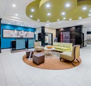La Quinta Inn & Suites by Wyndham Marshall hotel detail image 5