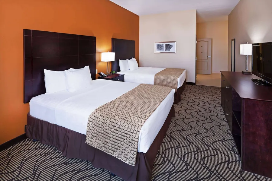 La Quinta Inn & Suites by Wyndham Marshall hotel detail image 6