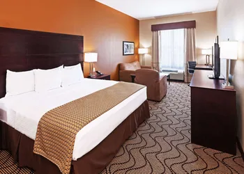 La Quinta Inn & Suites by Wyndham Marshall hotel thumbnail 8