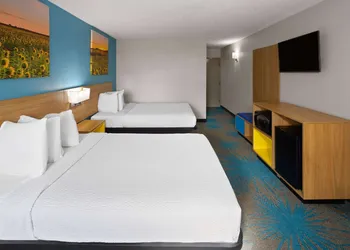 Days Inn & Suites by Wyndham Northwest Indianapolis hotel thumbnail 3
