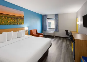 Days Inn & Suites by Wyndham Northwest Indianapolis hotel thumbnail 4