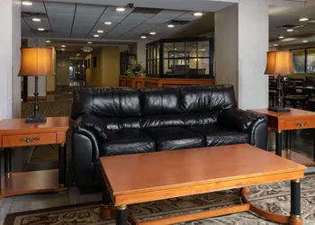 La Quinta Inn & Suites by Wyndham Garden City hotel thumbnail 2