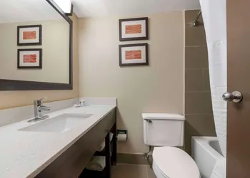 Comfort Inn & Suites Indianapolis Northwest - College Park hotel thumbnail 4