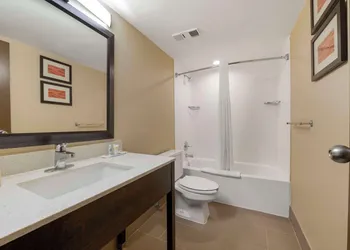 Comfort Inn & Suites Indianapolis Northwest - College Park hotel thumbnail 8
