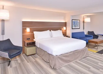 Holiday Inn Express & Suites Indianapolis Dtn-Conv Ctr Area by IHG hotel thumbnail 6