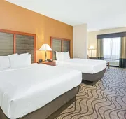 La Quinta Inn & Suites by Wyndham Midwest City - Tinker AFB hotel detail image 3