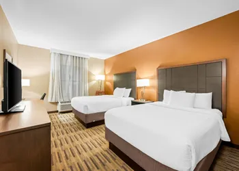 La Quinta Inn & Suites by Wyndham Boone University hotel thumbnail 4