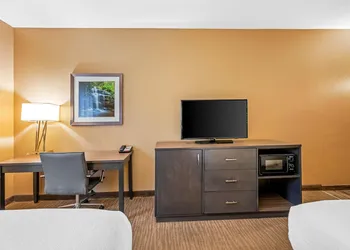La Quinta Inn & Suites by Wyndham Boone University hotel thumbnail 6