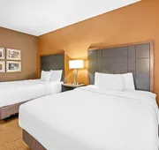 La Quinta Inn & Suites by Wyndham Boone University hotel detail image 7