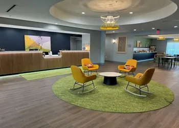 Spark by Hilton Missouri City Sugar Land hotel thumbnail 7
