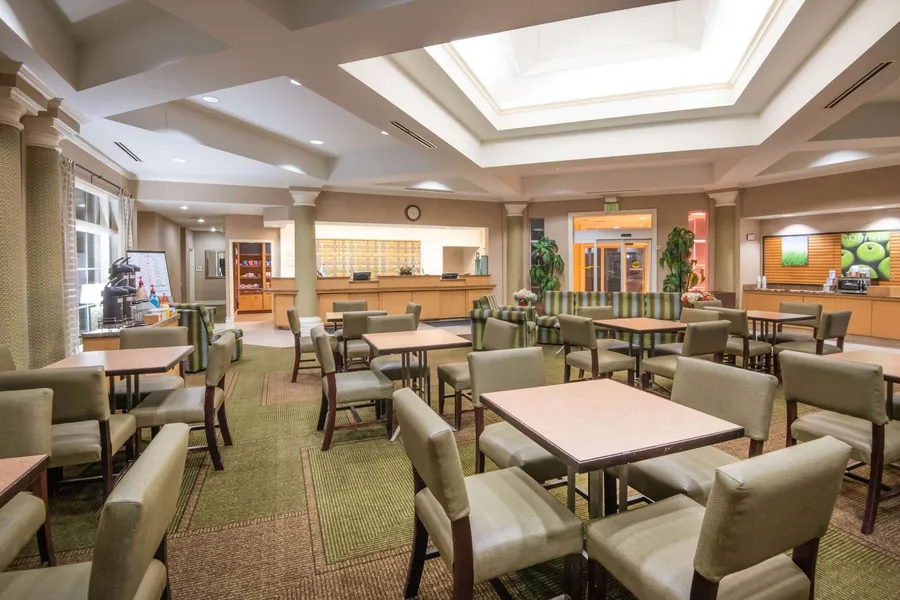 La Quinta Inn & Suites by Wyndham Colorado Springs South AP hotel detail image 6