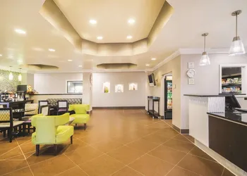 La Quinta Inn & Suites by Wyndham Louisville East hotel thumbnail 2