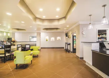 La Quinta Inn & Suites by Wyndham Louisville East hotel thumbnail 2