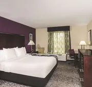 La Quinta Inn & Suites by Wyndham Louisville East hotel detail image 7