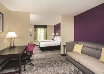 La Quinta Inn & Suites by Wyndham Louisville East hotel thumbnail 8