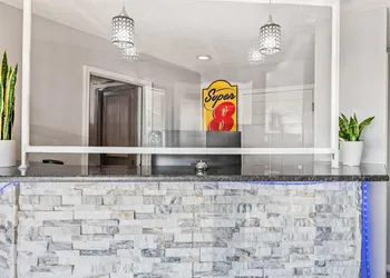 Super 8 by Wyndham Brownsburg hotel thumbnail 3