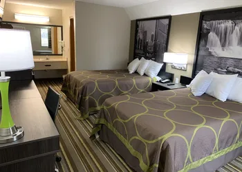 Super 8 by Wyndham Brownsburg hotel thumbnail 4
