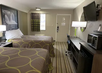 Super 8 by Wyndham Brownsburg hotel thumbnail 5