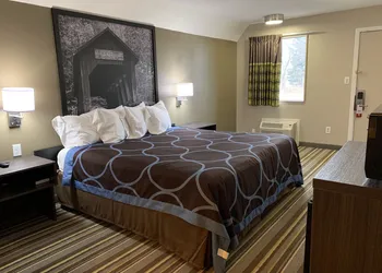 Super 8 by Wyndham Brownsburg hotel thumbnail 7