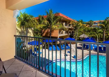 Coconut Cove All-Suite Hotel hotel thumbnail 5
