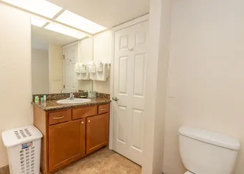 Coconut Cove All-Suite Hotel hotel thumbnail 6