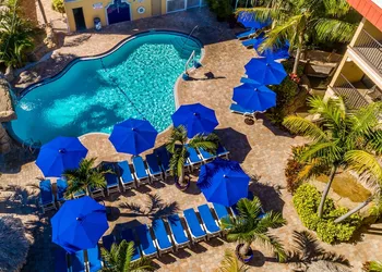 Coconut Cove All-Suite Hotel hotel thumbnail 8