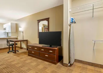 Extended Stay America Suites Indianapolis Airport hotel thumbnail 7