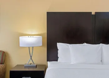 University Inn & Suites Berkeley hotel thumbnail 6