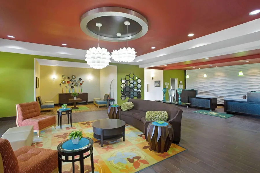 La Quinta Inn & Suites by Wyndham Pearsall hotel detail image 2
