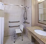 La Quinta Inn & Suites by Wyndham Pearland - Houston South hotel detail image 3