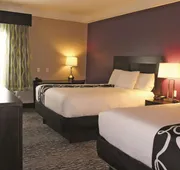 La Quinta Inn & Suites by Wyndham Pearland - Houston South hotel detail image 5