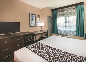 La Quinta Inn by Wyndham Indianapolis North at Pyramids hotel thumbnail 8
