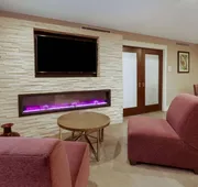La Quinta Inn & Suites by Wyndham Detroit Utica hotel detail image 4