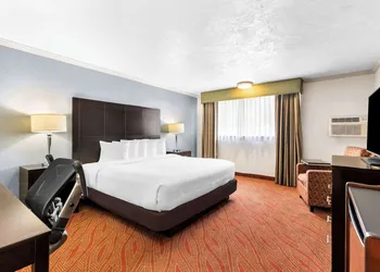 Best Western Plus Parkway Inn hotel thumbnail 4