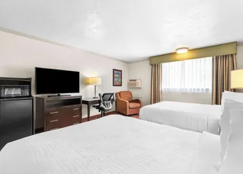 Best Western Plus Parkway Inn hotel thumbnail 7
