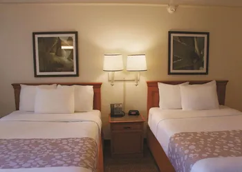 Baymont by Wyndham Houston La Porte hotel thumbnail 7