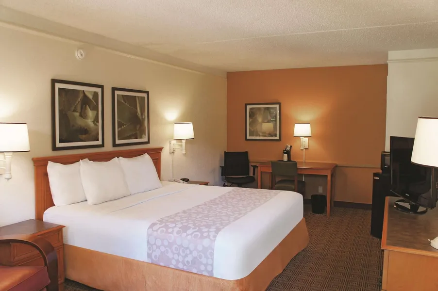 Baymont by Wyndham Houston La Porte hotel detail image 6