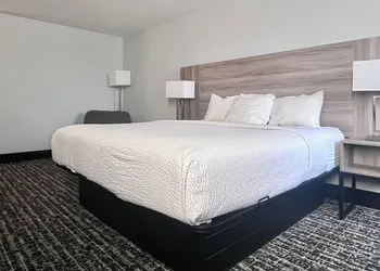 Baymont by Wyndham Indianapolis South hotel thumbnail 7