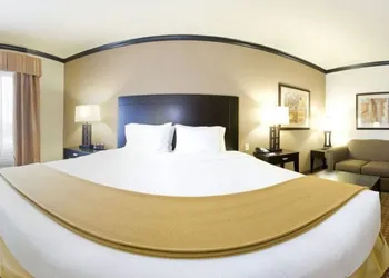Holiday Inn Express Hotel & Suites Corpus Christi by IHG hotel thumbnail 3